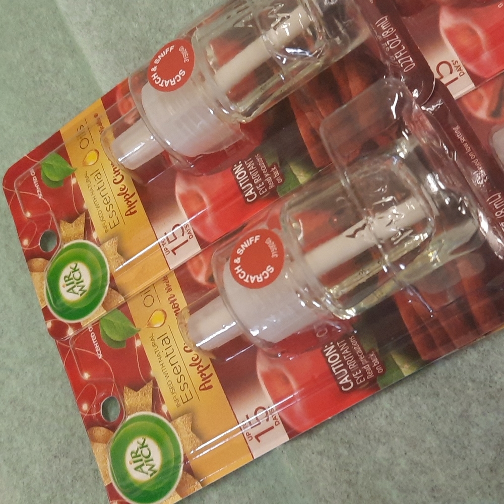 Air Wick Apple cinnomon oil refills - Picture 3 of 4